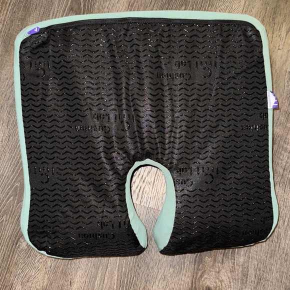 Like-new cushion lab pressure relief seat cushion - Picture 10 of 15